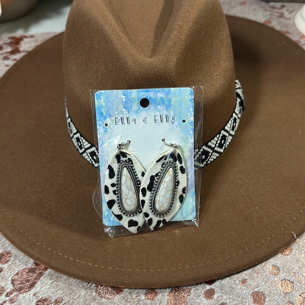 NWT Ella & Ella animal print stone earrings